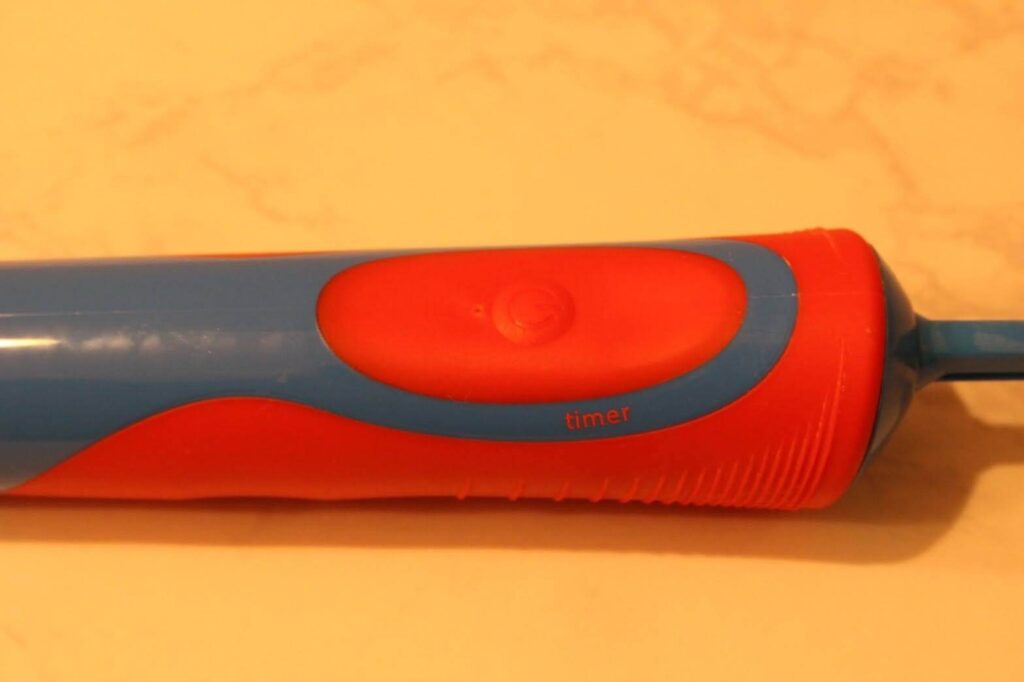 電動歯ブラシの持ち手部分の臭いを取る方法